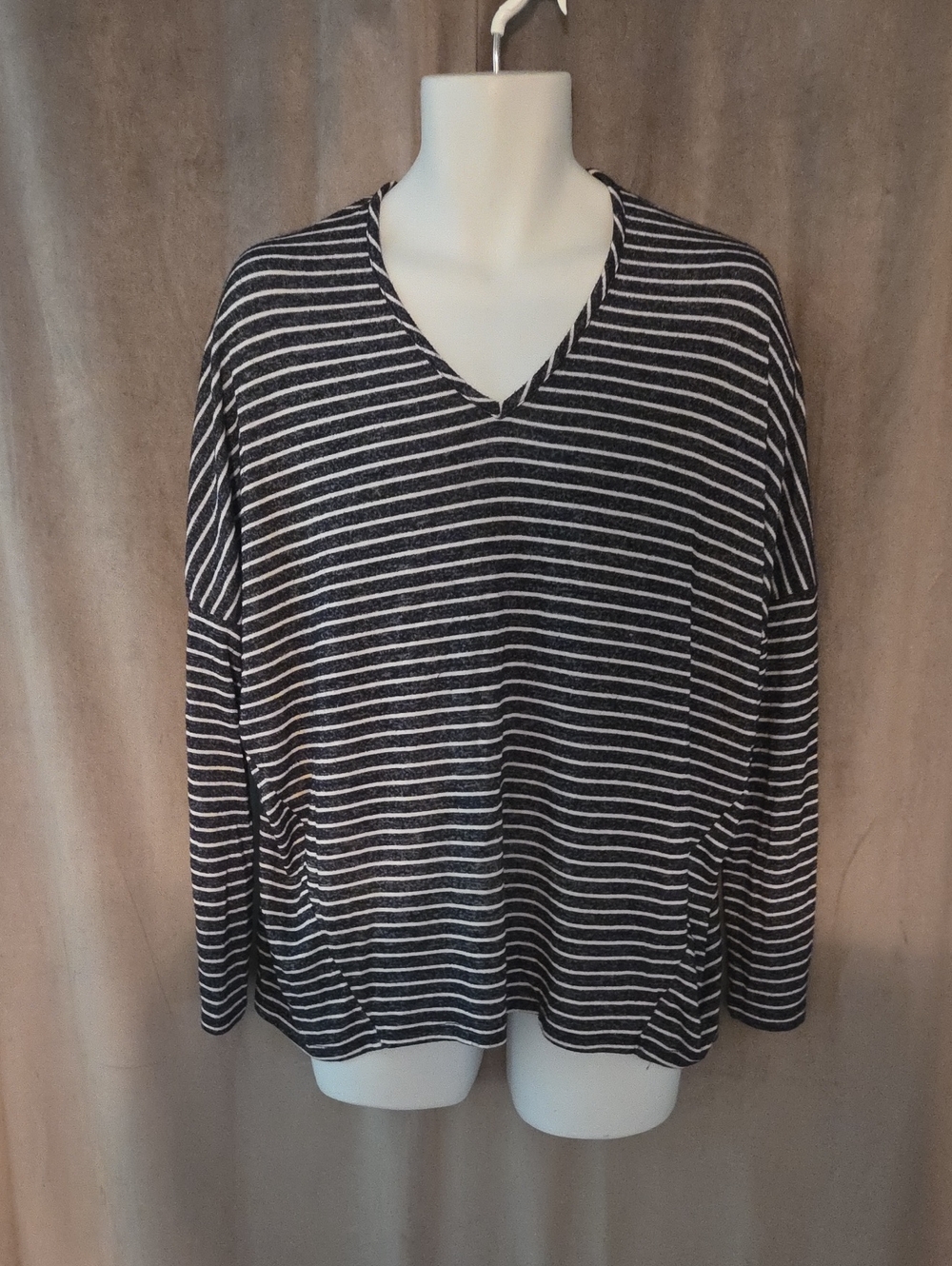 Nina K Size Large(oversized) Black & White Striped V-Neck Tunic